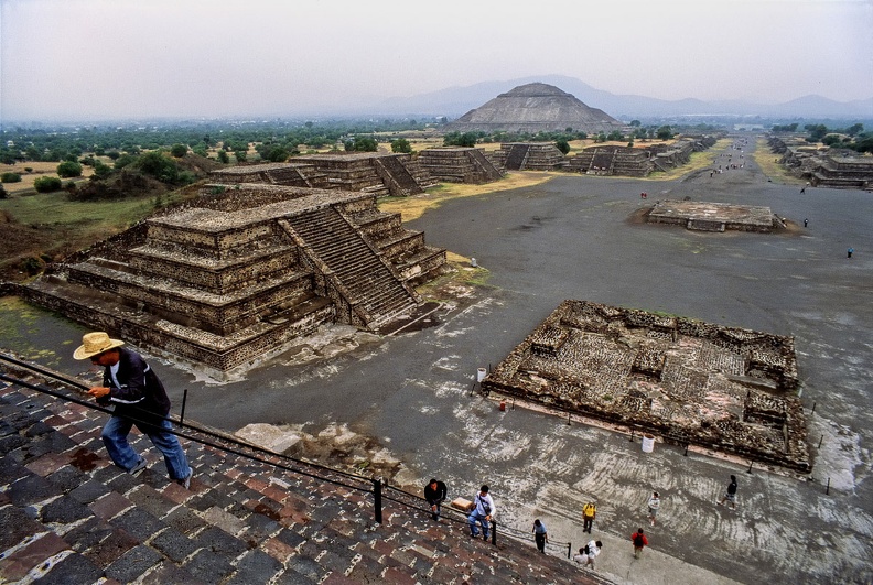 291-teotihuacan-01-alleeEd2-1200.jpg